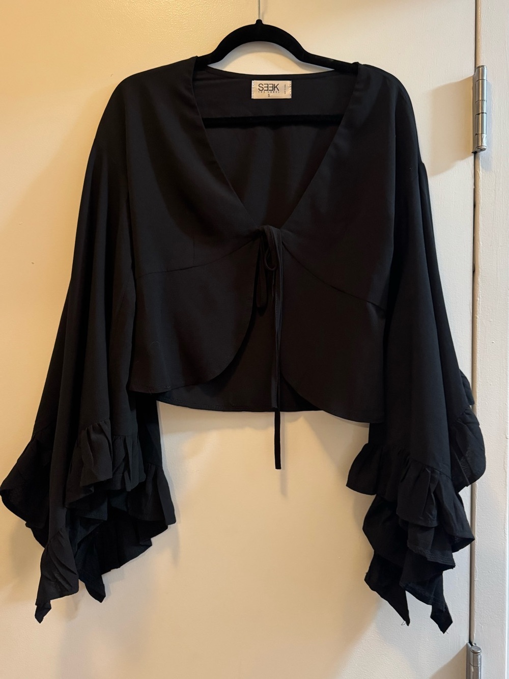 SEEK Black Cropped Tie-Front Ruffle Sleeve Blouse